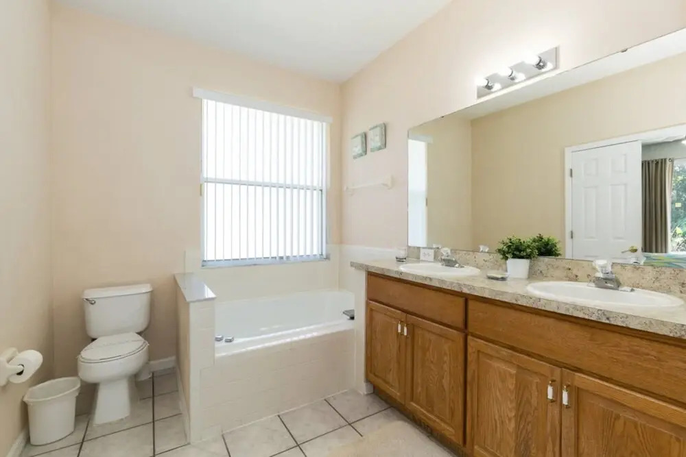 Sunset Lakes 3 bed - photo 10