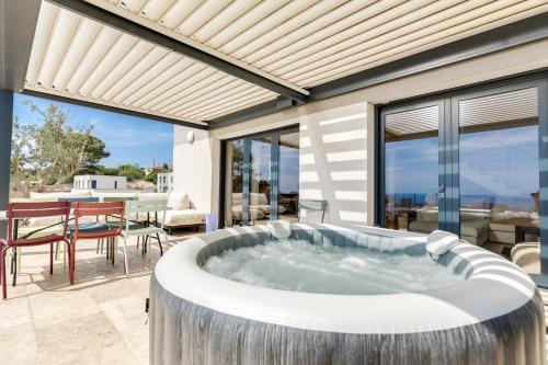 50 Nuances de Bleu - last minute hotel in Marseille