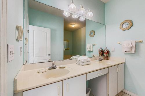 Tide Pride - carbon neutral hotel in Orange Beach