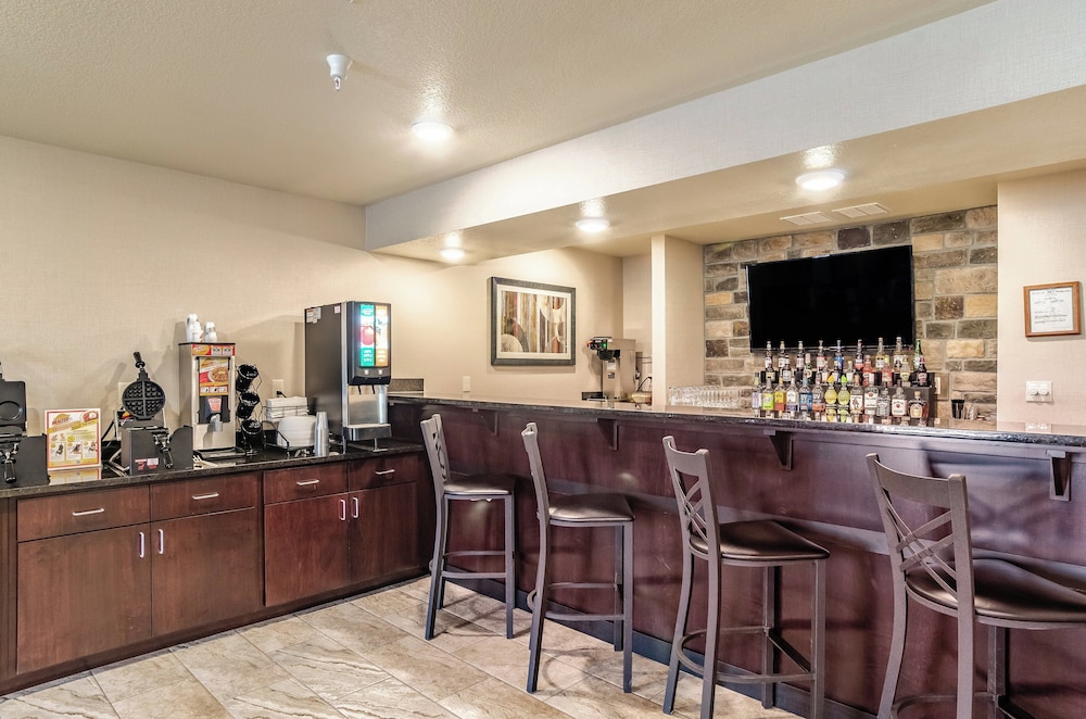 Cobblestone Inn & Suites Bridgeport - photo 28