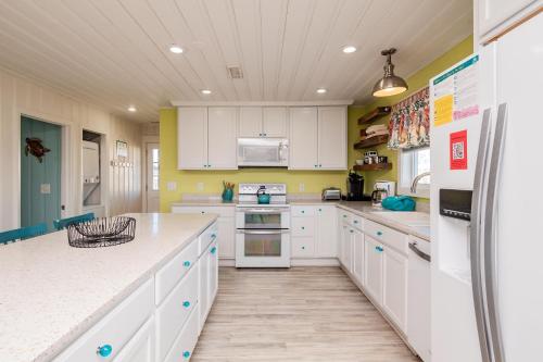 Moon Struck by Oak Island Accommodations - photo 2