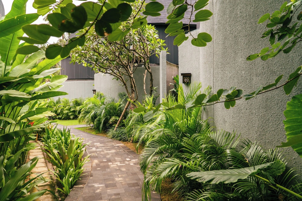 Quenzo Beach Resort — Bali — photo 2