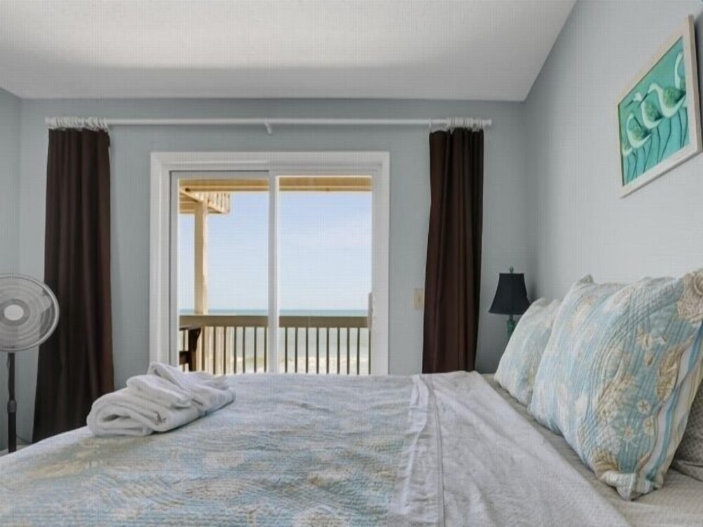Beach Blanket Spacious Condo With Private Beach Access And Resort Amenities 3 Bedroom Condo by RedAwning - photo 7