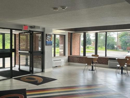 Studio 6 Suites East Syracuse Airport - photo 2