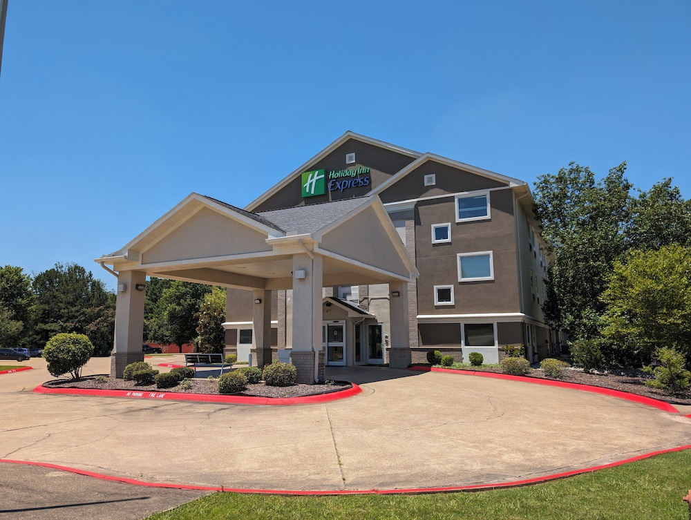 Holiday Inn Express Hotel & Suites by IHG - photo 28