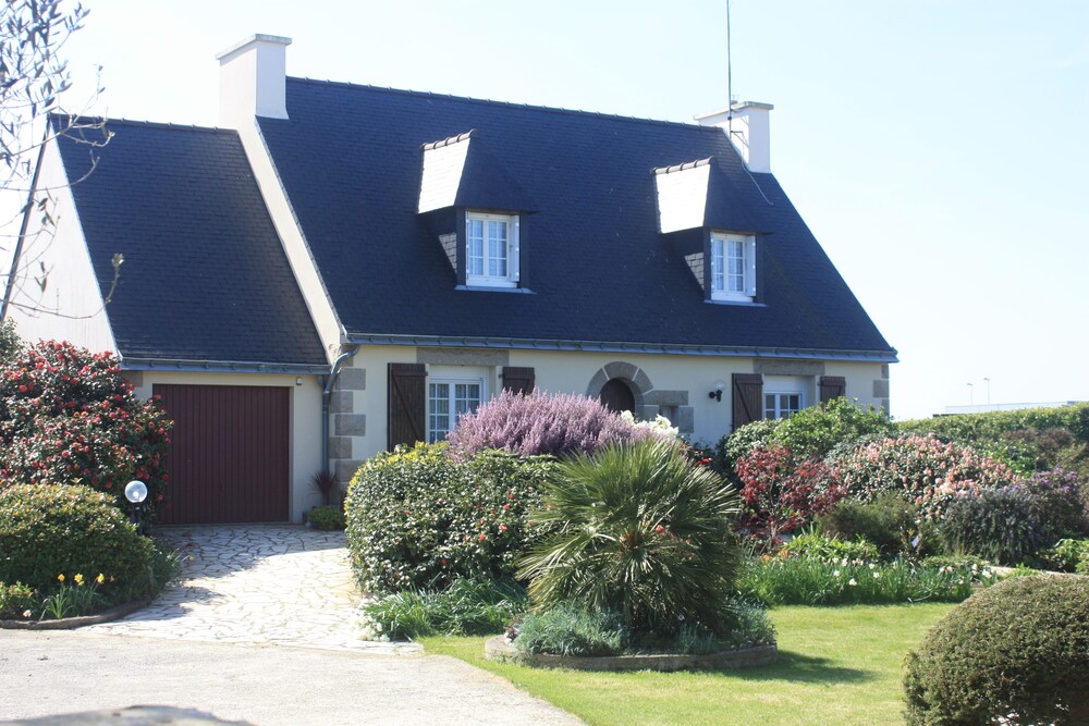 Les Camelias — hotel in Binic