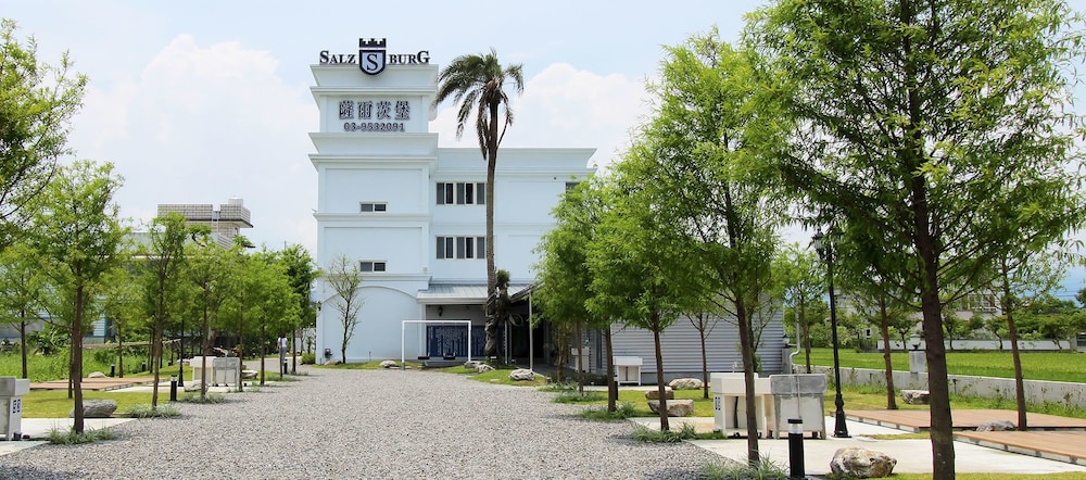 Salzburg Resort - last minute hotel in Yilan