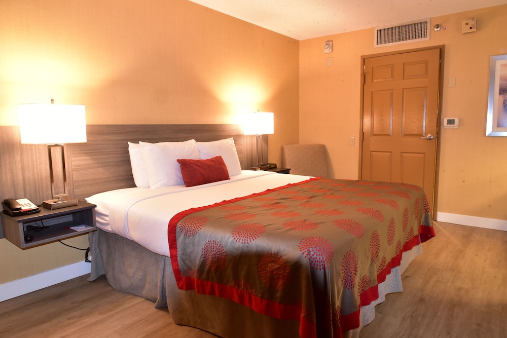 Ramada by Wyndham San Diego National City - photo 24