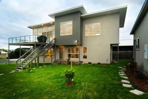 Ocean Loft Oceanview Pet Friendly Free Wifi in Apollo Bay, Australia