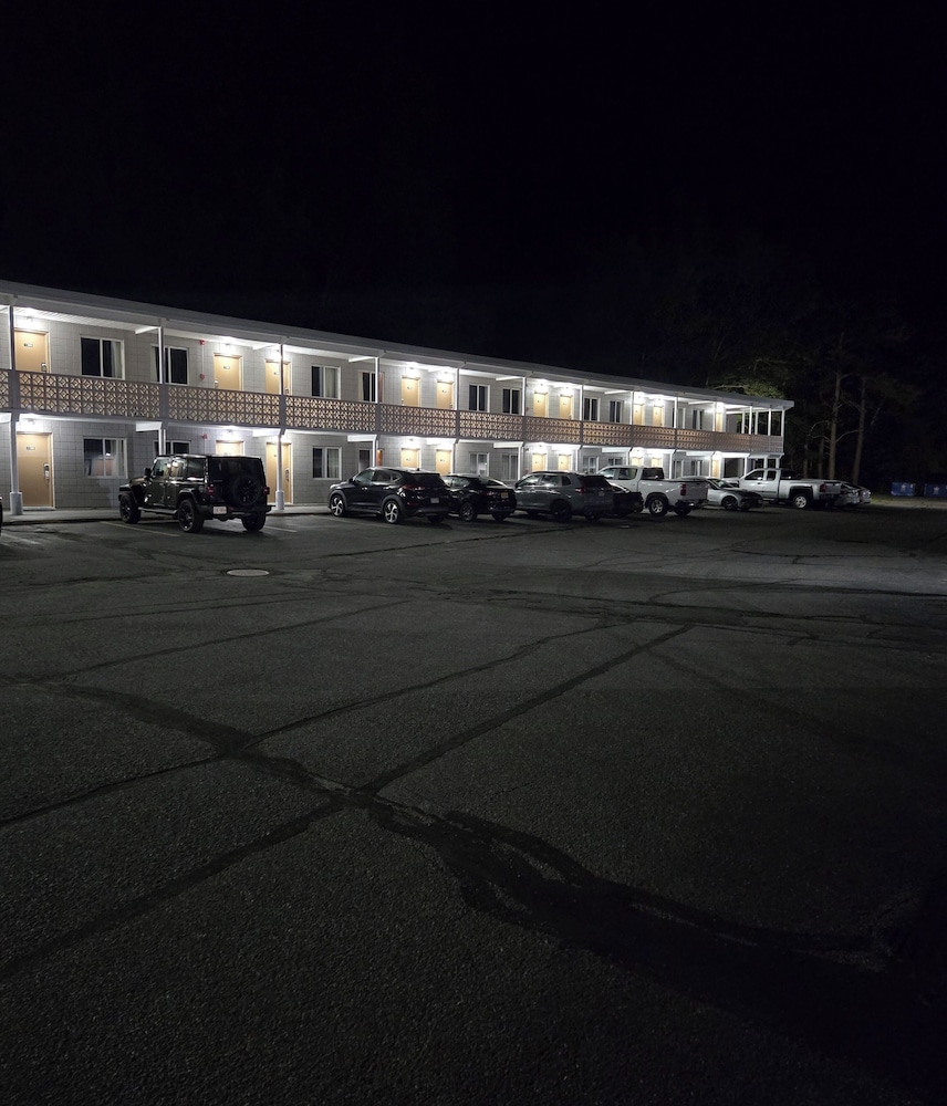 Ayer Motor Inn - photo 37