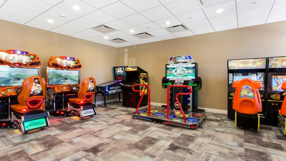 Family Fun: Pool Spa Games in Luxury Resort - photo 18