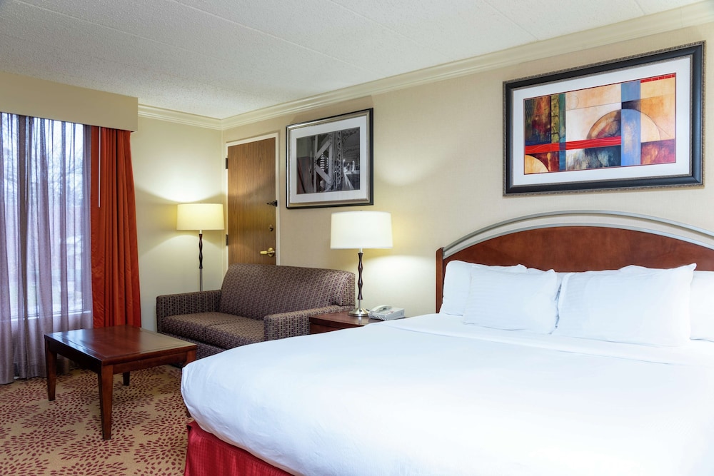 DoubleTree by Hilton Hotel Grand Rapids Airport - photo 20