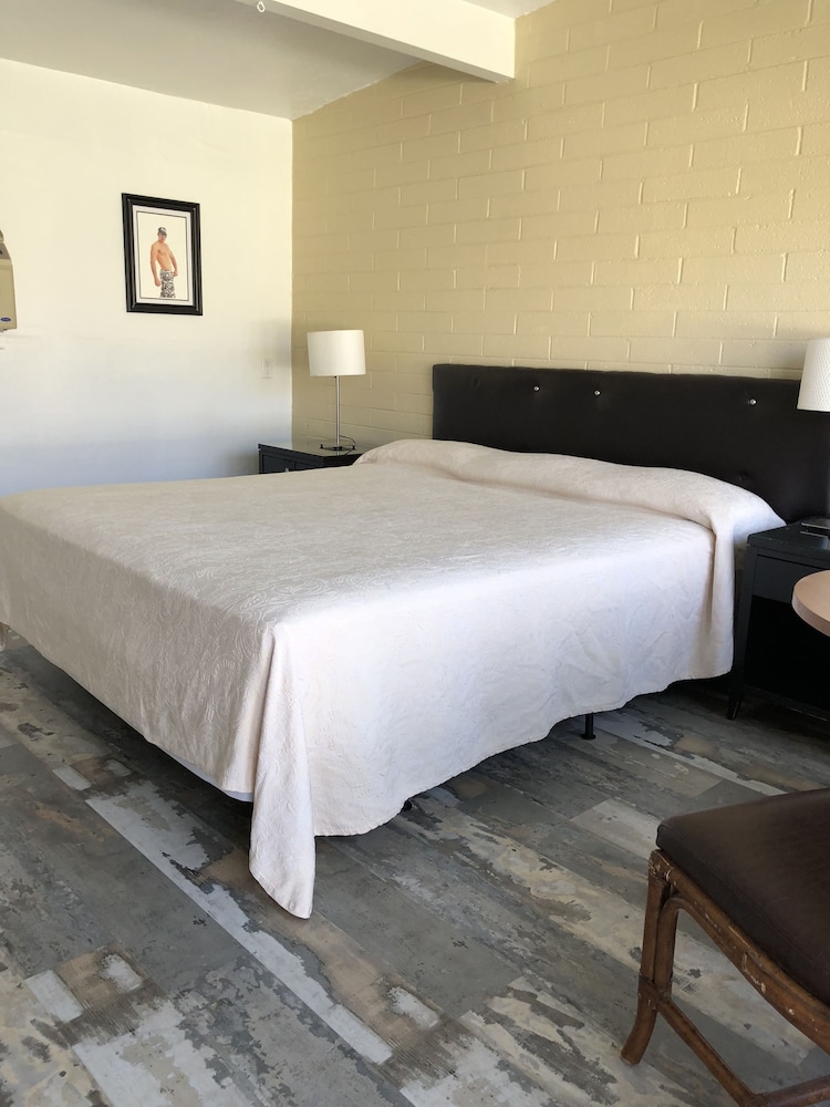 CCBC Resort Hotel A Gay Men's Resort - photo 30