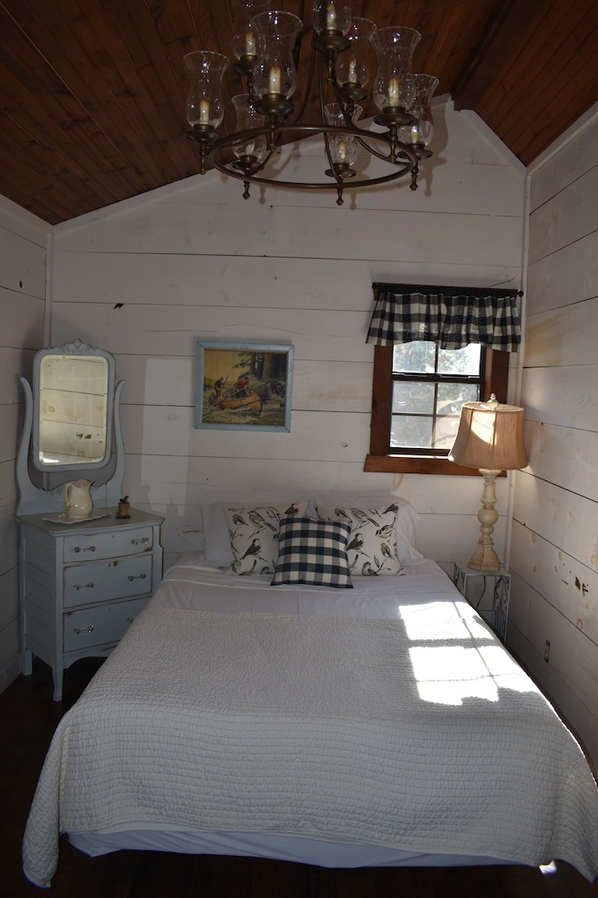 Bear Creek Lodge Cabin Resort - photo 10