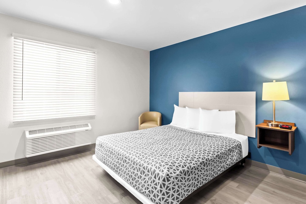 WoodSpring Suites South Houston Hobby - photo 15