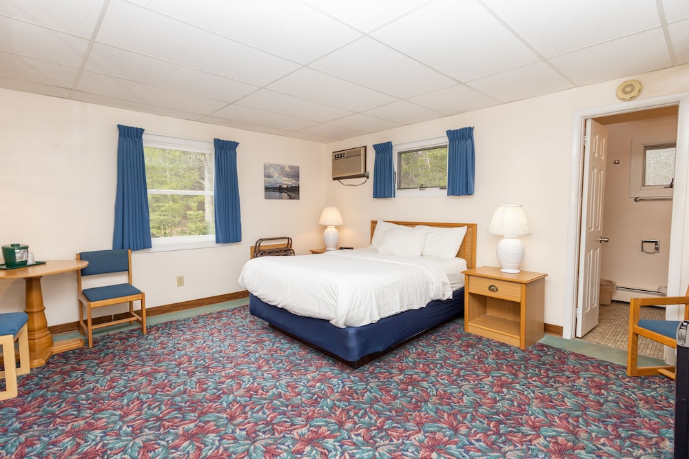 Cedar Motor Inn - photo 8