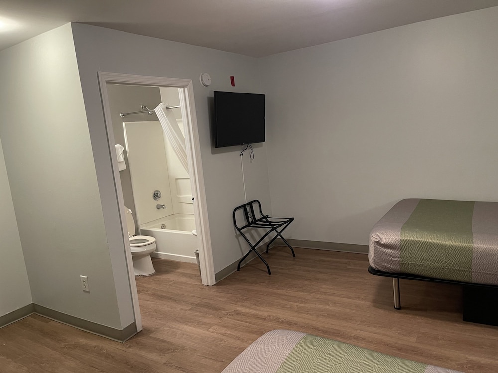 Studio 6 Extended Stay Richmond VA I 64 West - photo 8