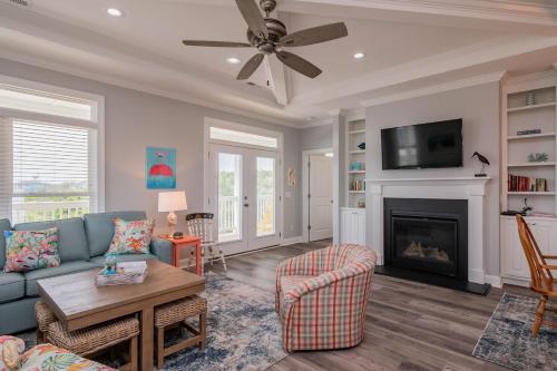 Pappys Place by Oak Island Accommodations - photo 6