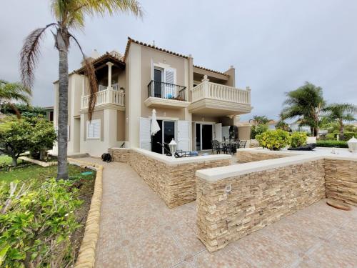 Villa Heaven'a — 4-Star Luxury Hotel in Puerto De La Cruz, Spain