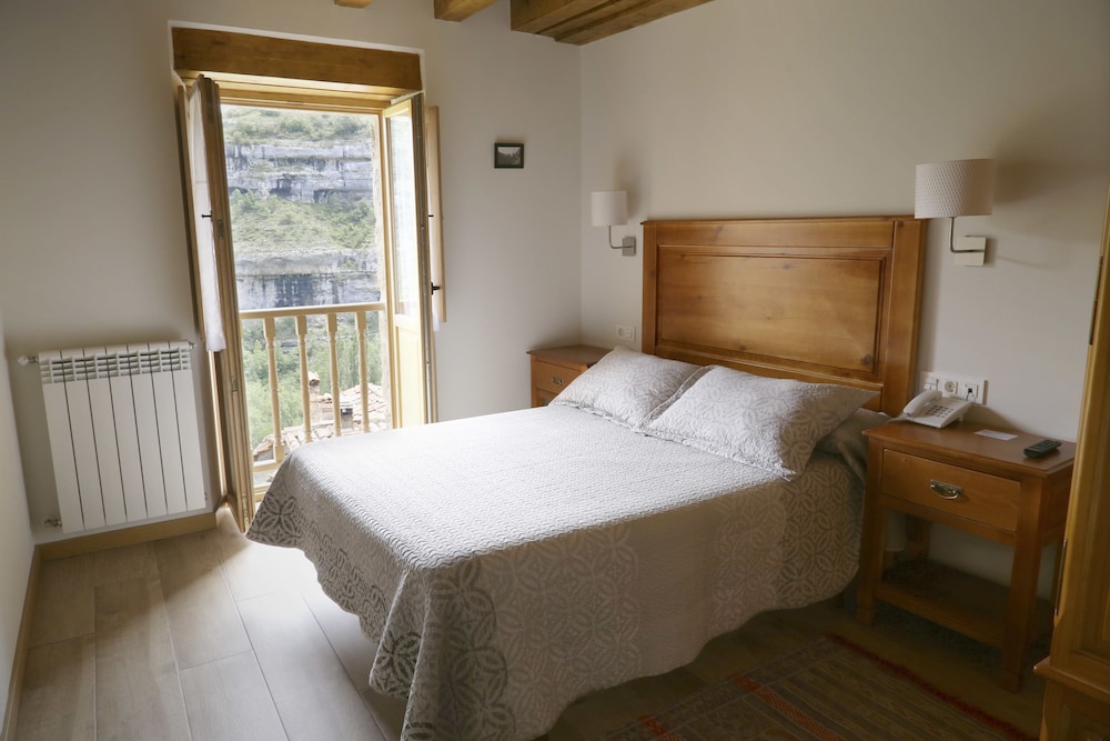 Hotel Rural La Puebla — hotel in Burgos