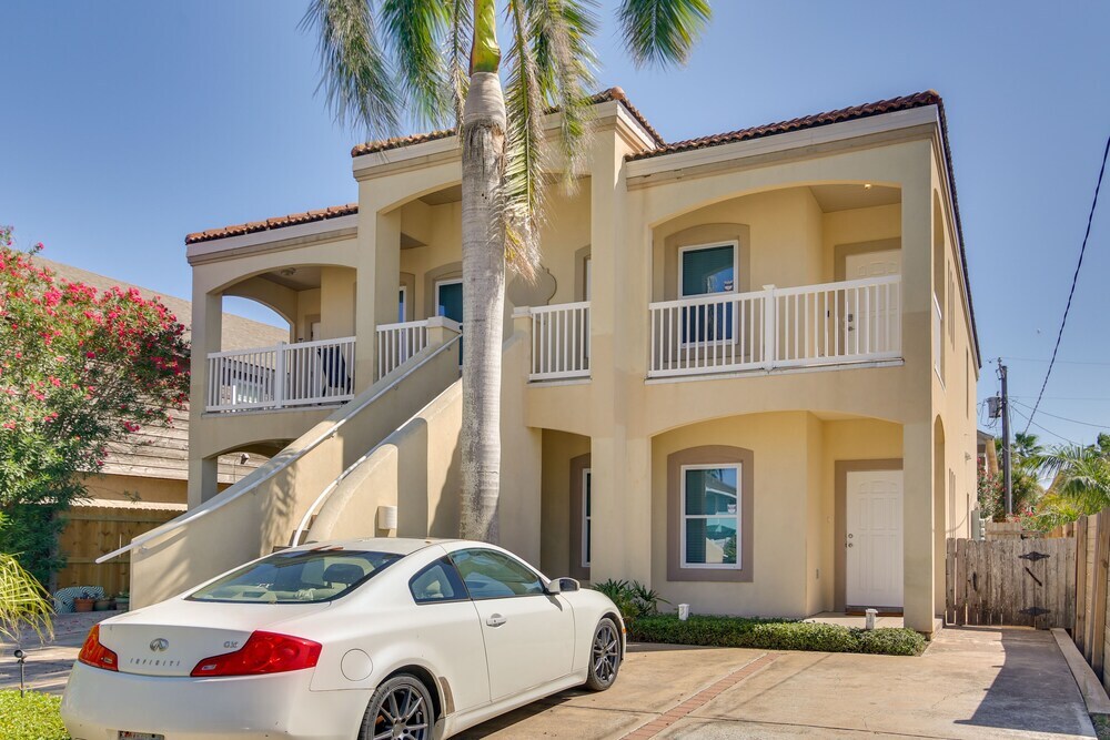 South Padre Island Condo w Shared Outdoor Pool — 4-Star Luxury Hotel in South Padre Island, United States