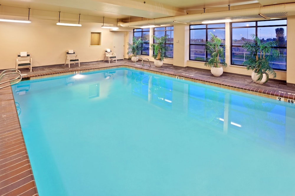 Holiday Inn Express Hotel & Suites Pasco Tri Cities by IHG - photo 20