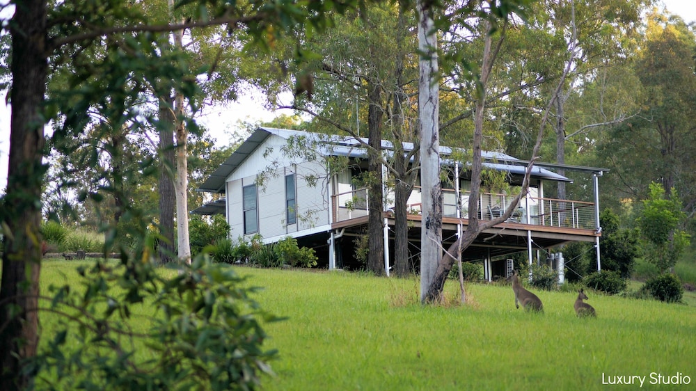 Melawondi Spring Retreat - carbon neutral hotel in Sunshine Coast