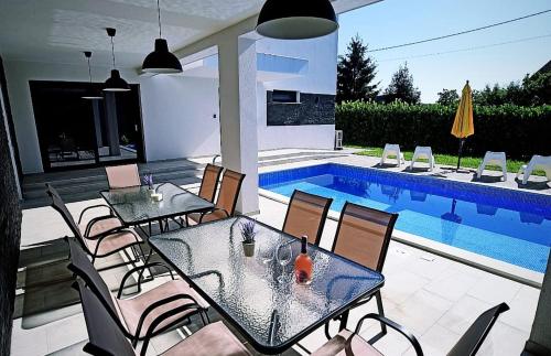 Kuća za odmor Deda Pepo - last minute hotel in Micevec