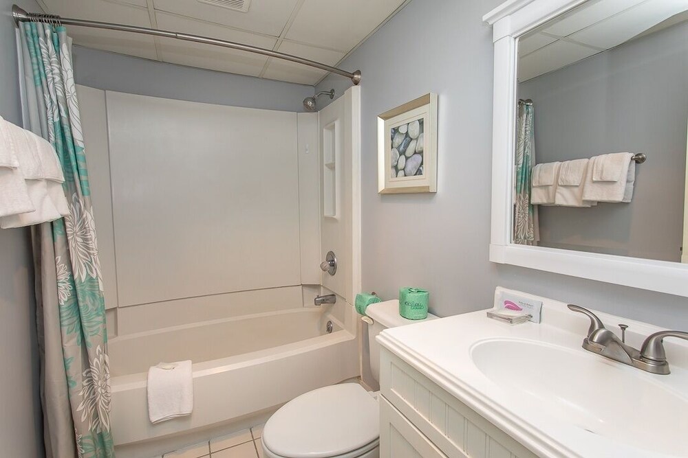 Royal Garden Resort 705 2 Bedroom Condo by RedAwning - photo 29