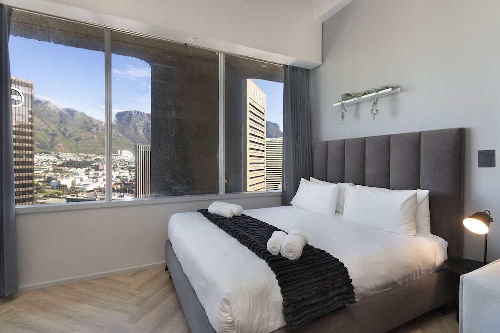 One Thibault 2003 — 4-Star Luxury Hotel in Cape Town, South Africa