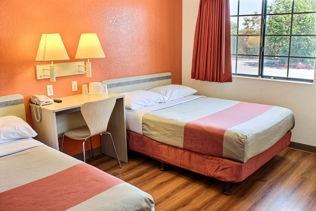 Motel 6 Coalinga CA East - photo 19