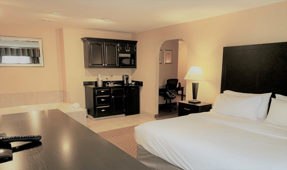 Holiday Inn Express Hotel & Suites Plymouth by IHG - photo 30
