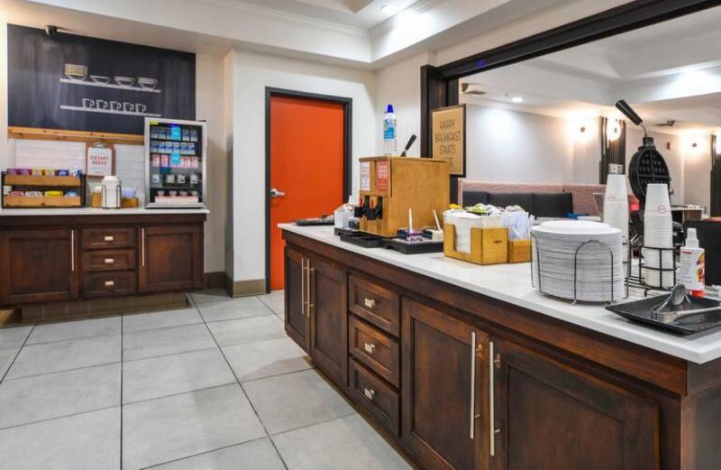 Hampton Inn Bryant - photo 35