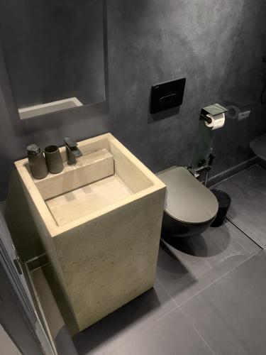 M1 Apartment