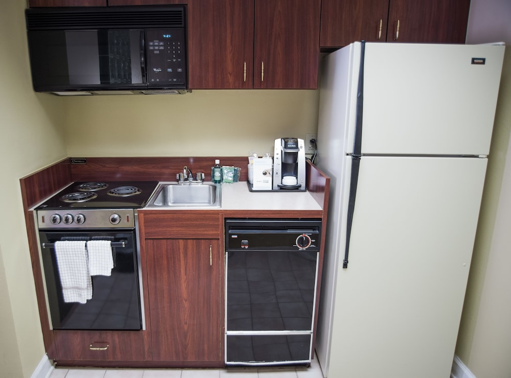 Holiday Inn Express Hotel & Suites Conover by IHG - photo 9
