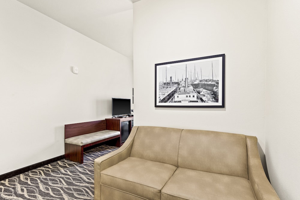 Cobblestone Hotel & Suites Superior Duluth - photo 28