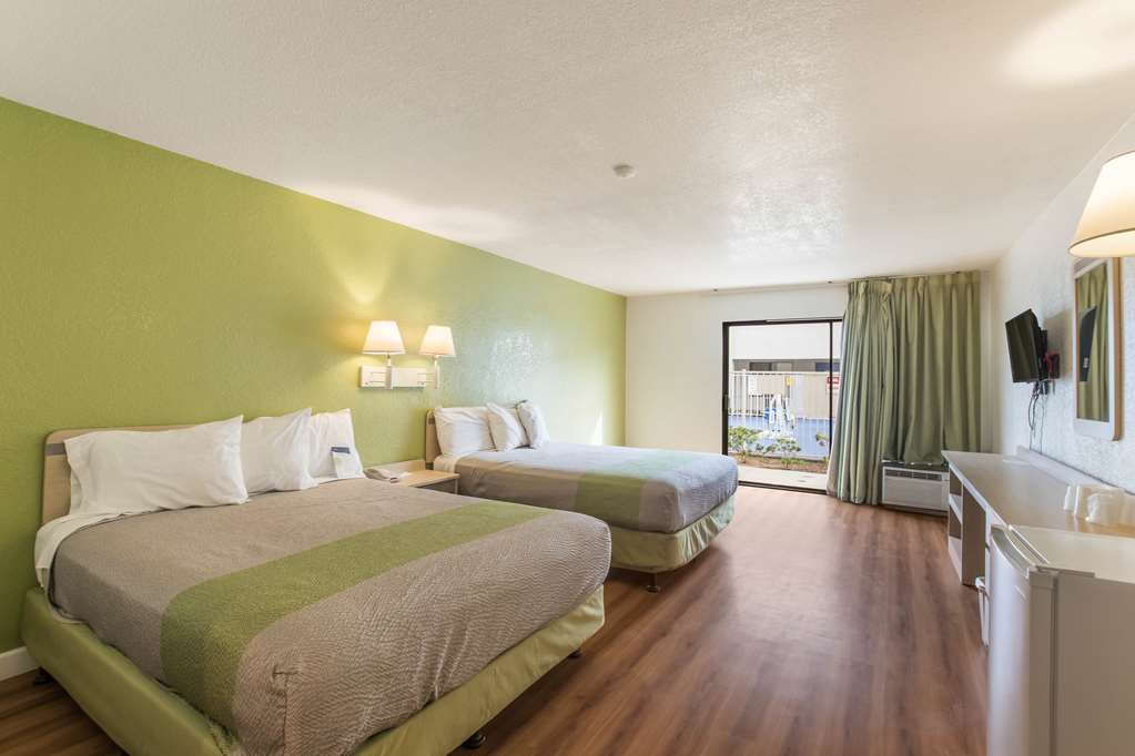 Motel 6 Hemet - photo 11