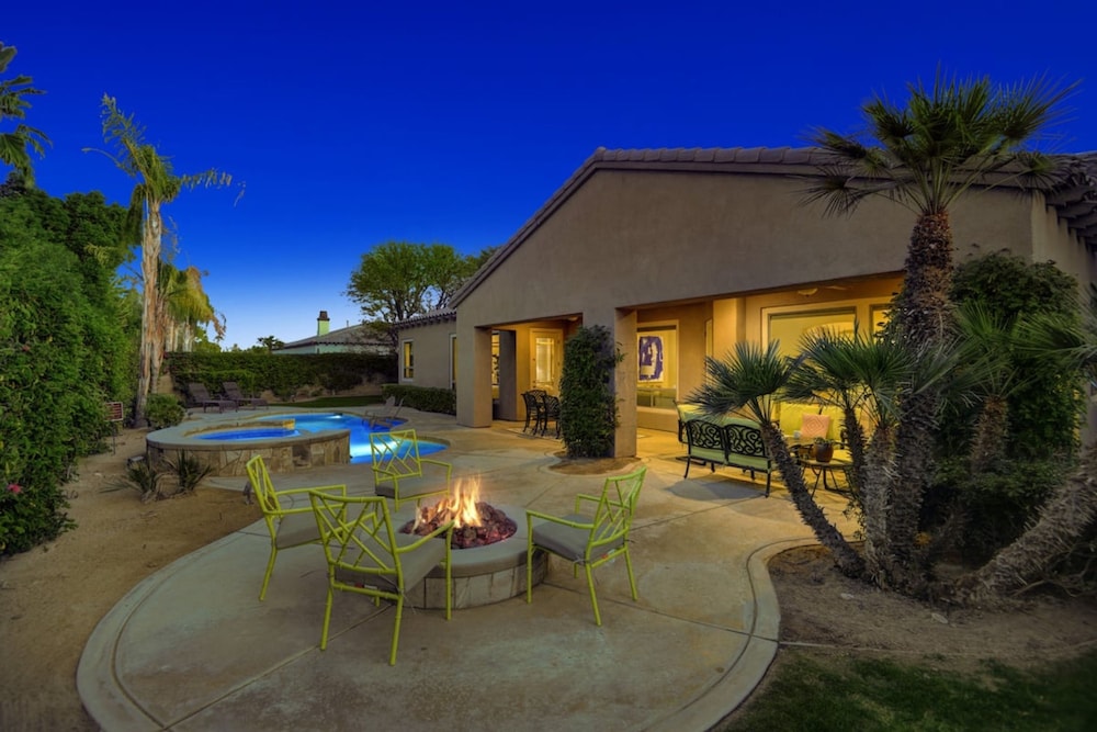 Songbird by Avantstay Pool Spa Firepit Tons of Outdoor Seating - photo 24