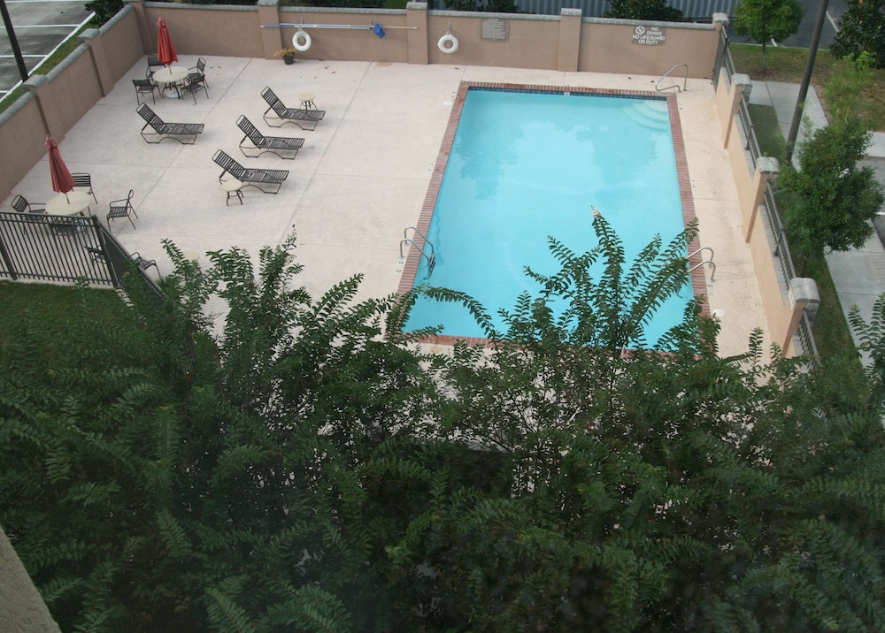 Hampton Inn & Suites Lafayette - photo 20