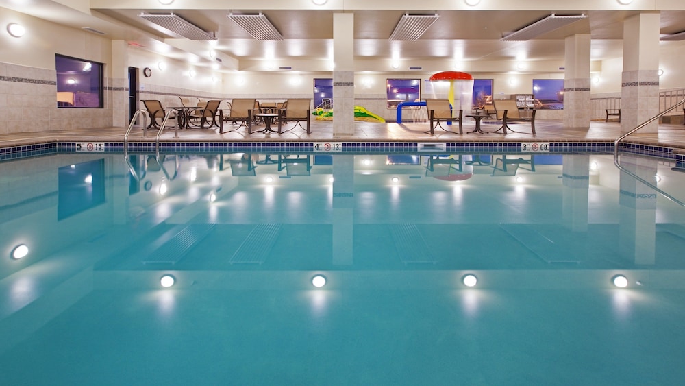 Holiday Inn Express and Suites Sioux Falls SW by IHG - photo 17