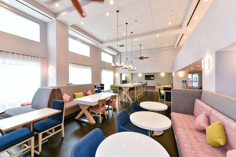 Hampton Inn & Suites Pittsburg CA - photo 9