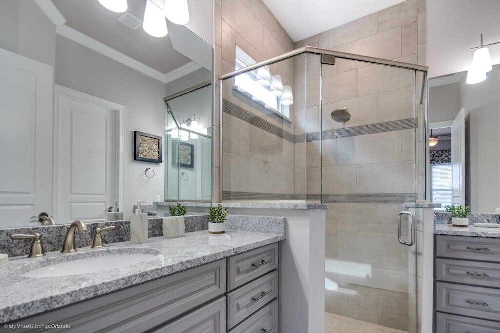 Lavish Reunion Resort Pool With Theater Room 7 Bedroom Villa by RedAwning Kissimmee - photo 18