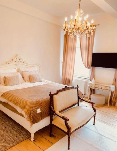 Huis Van Loon — 4-Star Luxury Hotel in Borgloon, Belgium