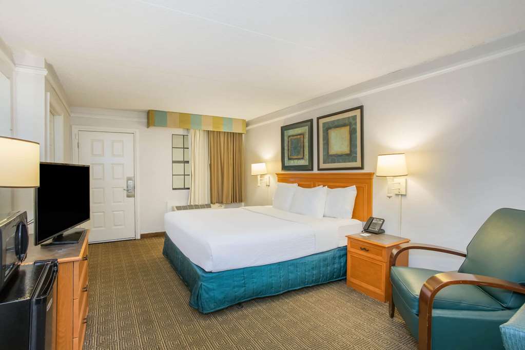 La Quinta Inn by Wyndham Tallahassee North - photo 40