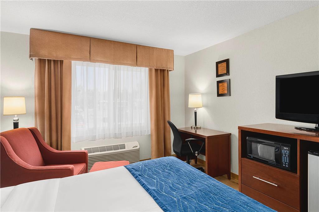 Comfort Inn & Suites Vancouver Downtown City Center - photo 22