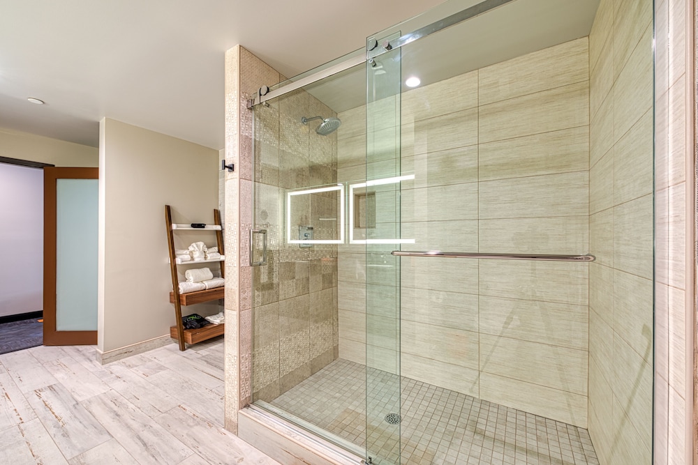 Hotel Lexen Newhall - photo 47