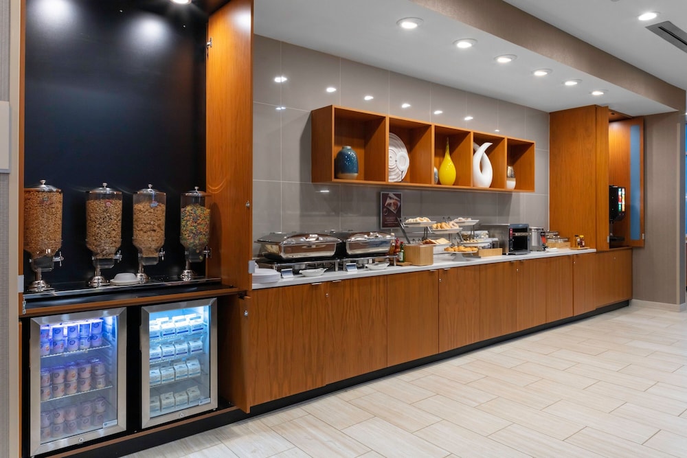 SpringHill Suites Kansas City Airport - photo 24