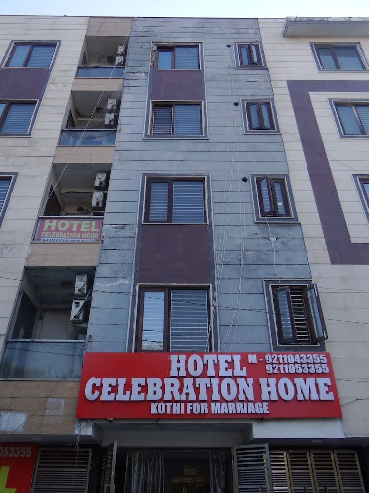 Hotel O By OYO Celebration Home — 4-Star Luxury Hotel in New Delhi, India