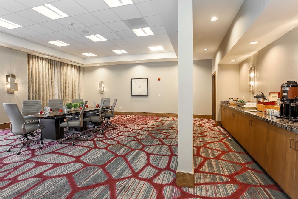 DoubleTree by Hilton Evansville - photo 68