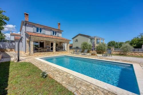 Villa Miriam — 4-Star Luxury Hotel in Kanfanar, Croatia